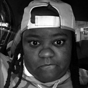 Meet your Posher, Danyelle